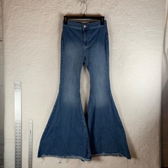 Free People‎ Women's We The Free Just Float On Flare Jeans Raw Hem Size 26 9558 - Picture 1 of 16